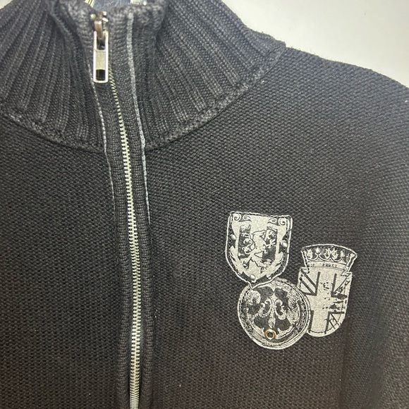 Vintage Guess gothic crest knit turtleneck - Picture 4 of 9